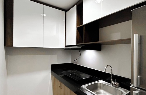 Paranaque Condo | Cozy 2-bedroom condo in brilliant Parañaque with AC
