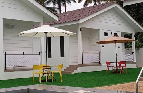 Bachok Apartment | Cozy 2 Bedroom Family Cottage near Beach with Pool, WiFi and Netflix