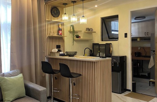 Lapu-Lapu House | Cozy 2-Bedroom Home Near Mactan Airport Free Parking & Wi-Fi