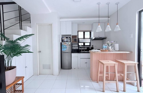 Dasmarinas House | Cozy 2-bedroom house in tranquil Dasmariñas with AC