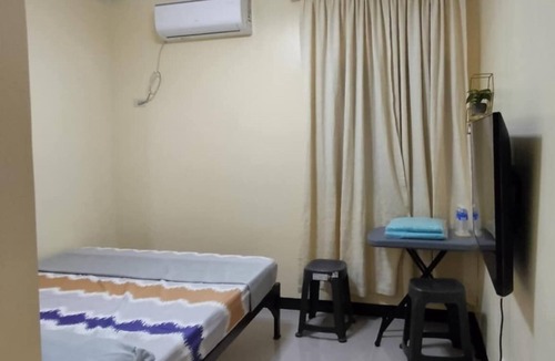 Bagac Cabin | Cozy 2-bedroom lodge with WiFi, AC in charming Bagac