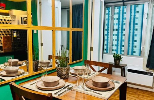 Malamig Apartment | Cozy 2BR Loft in EDSA with Rooftop Pool