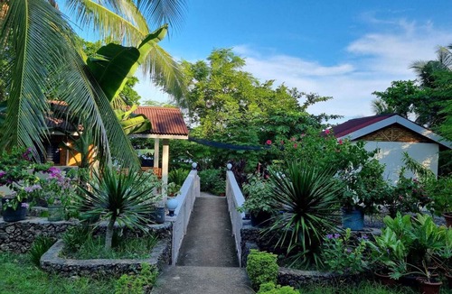 San Francisco House | Cozy 3 Bedroom House with exclusive beach cliff swimming LittleParadise@Camotes