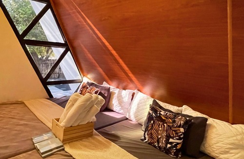 Patar Cabin | Cozy and Private 2-bedroom cabin in enchanting Patar Bolinao with Breakfast