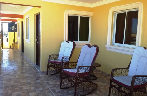 Tropical del Este Apartment | Cozy Apartment Near Airport Wi-fi & Parking