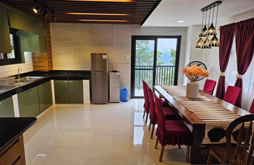 Baguio Cabin | Cozy Baguio Hilltop Lodge with Mountain Views and Parking