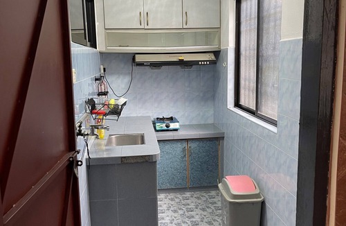 Teluk Kumbar House | Cozy Beach Retreat In Teluk Kumbar