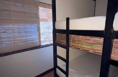 Catangnan Apartment | Cozy Bunkbeds in General Luna AC Dorm Stay