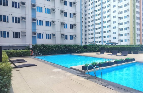 South Triangle Condo | Cozy City Getaway in Quezon City - Entire Condo for Rent