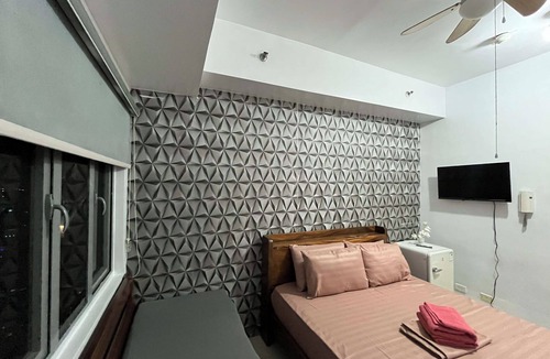 Loyola Heights Condo | Cozy City View Haven