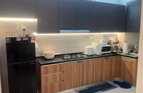 Central District Apartment | Cozy, Clean & Convenient Perfect for Business & Leisure Travelers