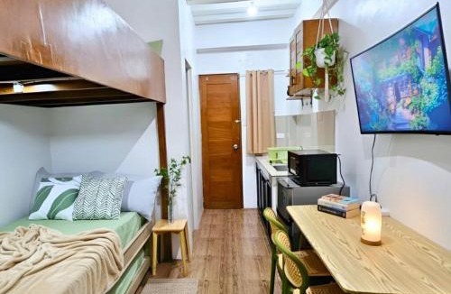 Albay Province Apartment | Cozy Condo AC Wi-Fi Netflix Ligao Natl Rd Rm 303
