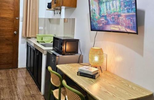 Albay Province Apartment | Cozy Condo AC Wi-Fi Netflix Ligao Natl Rd Rm 303