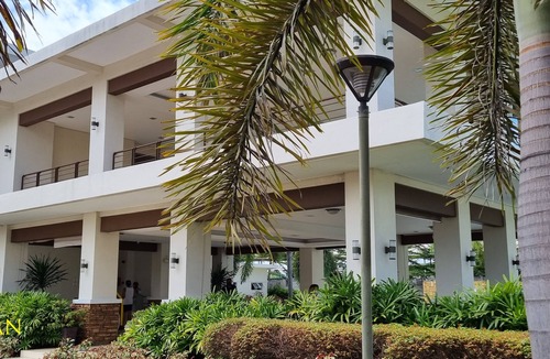 Talomo District Condo | Cozy Condo: Clean, 24/7 Security, nNear S&R Davao and some Universities/Schools