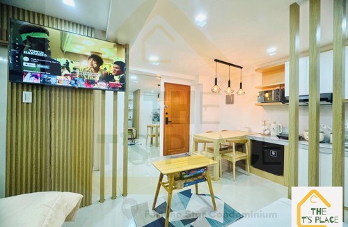 Caloocan Condo | Cozy Condo in Fairview/North Caloocan with WiFi, AC, Netflix, YouTube