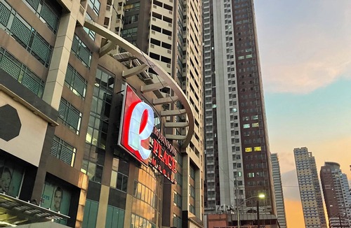 669 Ermita Apartment | Cozy condo in Manila near Supreme Court, UP-PGH, US Embassy, and ST. Lukes