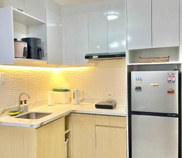 Mandaue Apartment | Cozy Family 2BR with Wi-Fi, Vanity & Work Desk Combo for 4-6pax near IT Park Cebu - Unit Sophia by Gerra