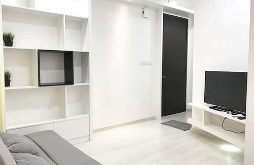 George Town Apartment | Cozy Family Suite at Strait Garden Suite