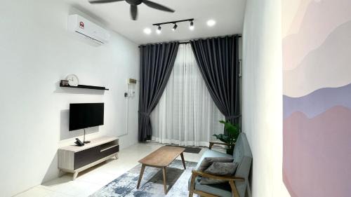 Kampong Raja House | Cozy Homestay with Netflix 5min to Bukit Keluang Beach