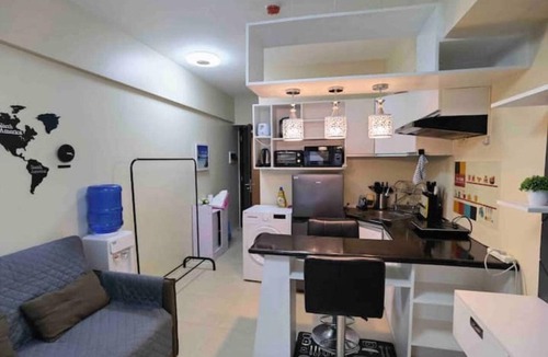 Cebu House | Cozy IT Park Studio - Steps to Ayala Mall, Cafes, Dining & Nightlife