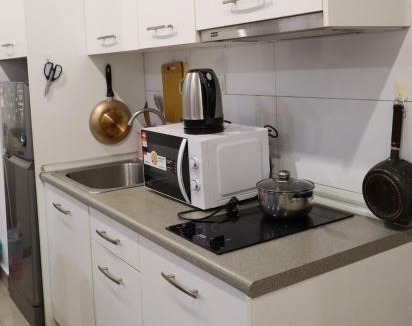 Cyberjaya Apartment | Cozy Modern Studio Apex Prime area City View king bed wifi netflix parkin 1001
