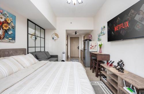 Lahug Apartment | Cozy & Modern Studios near Cebu IT Park - Pool, Gym