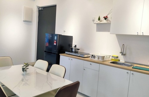 Jelutong Condo | Cozy Ocean Home Family Suite Serviced Condo Near to Georgetown
