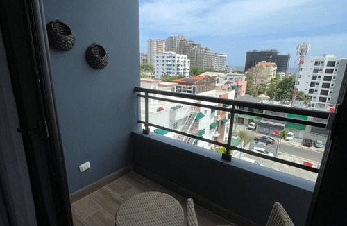 Gascue Condo | Cozy Ocean View Retreat for Couples Balcony, Pool & Gym Gazcue