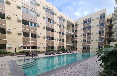 Binan City Condo | Cozy Penthouse 55" TV WFH setup w/ Netflix
