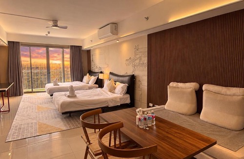 Tambo Apartment | Cozy Penthouse Modern Apt Next to City of Dreams, Manila Airport, MOA