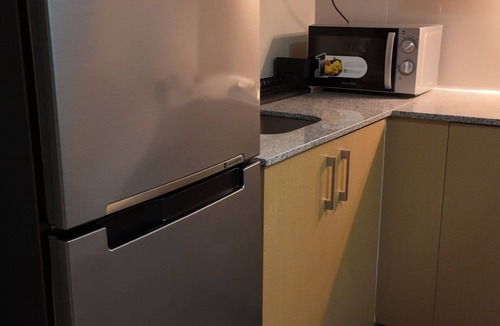 Katuparan Condo | Cozy place in Uptown BGC near Malls and clubs