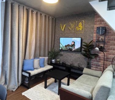 Subic House | Cozy Rustic Corner House Subic