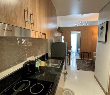 Pio del Pilar Apartment | Cozy Space in Makati - Margareth Suite