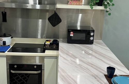 Kuala Lumpur Apartment | Cozy studio apartment with balcony near KLCC, TRX, Gleneagles, Ampg Puteri Hosp