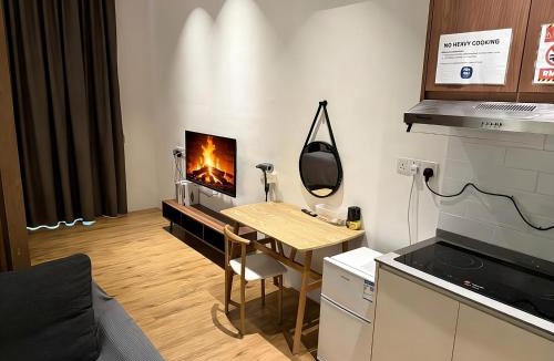 Taman Charming Apartment | Cozy Studio at The Podium - FREE 1 Parking - 3 Pax with City View