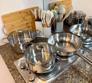 Bagumbayan Apartment | Cozy Studio in Eastwood, Quezon City - Pool, Wifi, Netflix