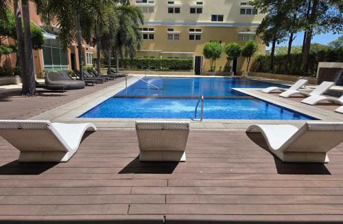Binan City Apartment | Cozy Studio Long Stays Welcome