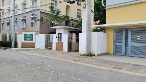 Binan City Apartment | Cozy Studio Long Stays Welcome