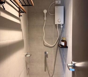 Bakilid Apartment | Cozy Studio with Workspace at The Highline Residences
