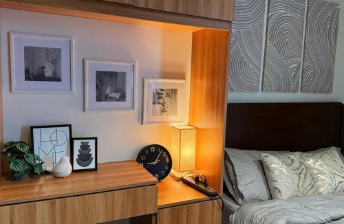 Bakilid Apartment | Cozy Studio with Workspace at The Highline Residences