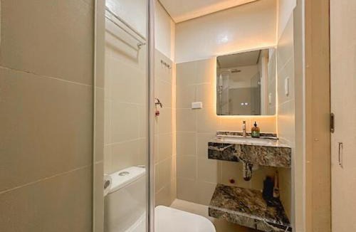 Legazpi Village Apartment | Cozy Twin Suite with Balcony in Makati Free WiFi