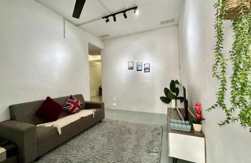 Kampung Kijang House | Cozy24#4pax#wifi&netflix#NearAeonAlma#Heritage