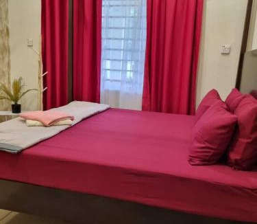 Jenjarom House | Ctr Ruby homestay
