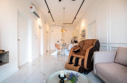 Kampung Pantai Dalam Apartment | Cubic Botanical Massage Chair by Feel Home