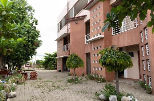 Laoag Hostel | D Guest House Ilocos