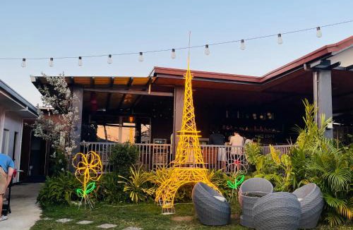 Alfonso Hostel | D lux garden resort