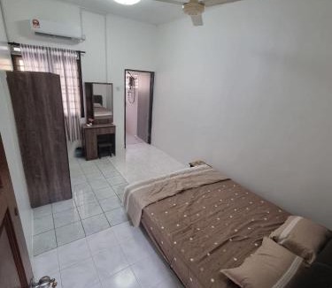 Sitiawan House | D' Saras Homestay
