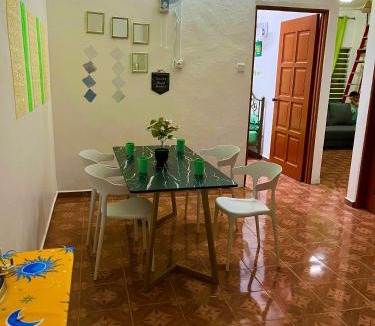 Kangar House | D'YELLOW HOMESTAY KANGAR PERLIS