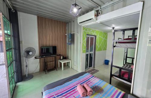 Kota Sarang Semut Resort | Dangau Sala D'Kontena