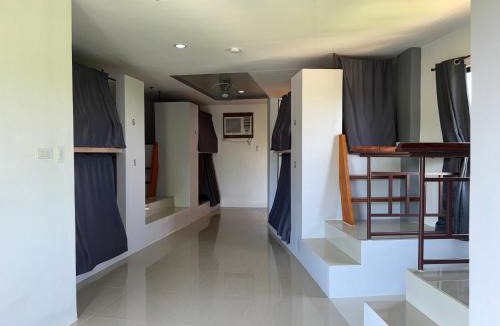 Manoc-Manoc House | Dante's Hideaway Guest House